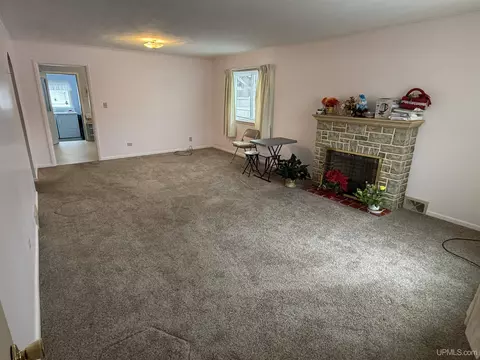 Living - 794 S S Pne, Ishpeming, MI 49849 photo 2 of 2