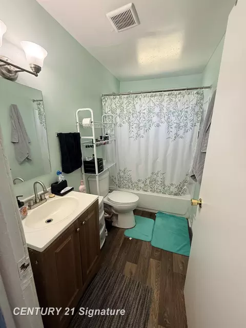 Bath - 5454 Kellar, Flint, MI 48505 photo 1 of 1