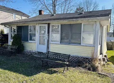 389 S S Pkwy, Clay, MI 48001