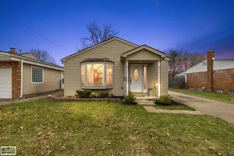 22617 Detour, Saint Clair Shores, MI 48082