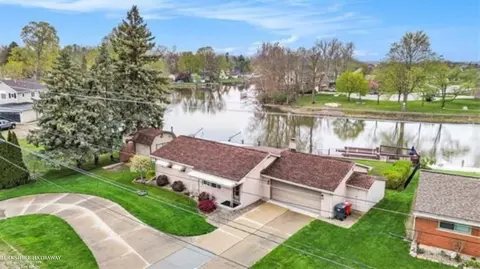 26265 S S Riv, Harrison Township, MI 48045