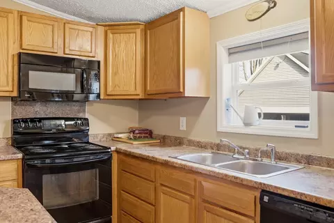 Kitchen - 317 E Maple, Saint Charles, MI 48655 photo 4 of 5