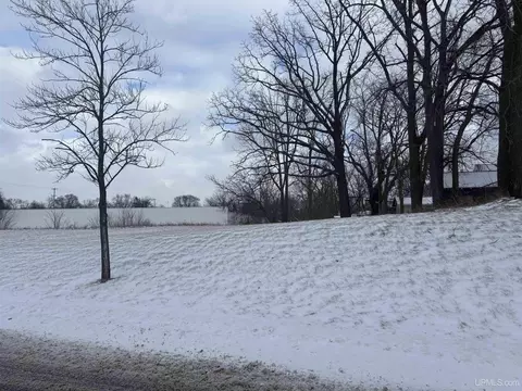 818 E Oakland, Lansing, MI 48906