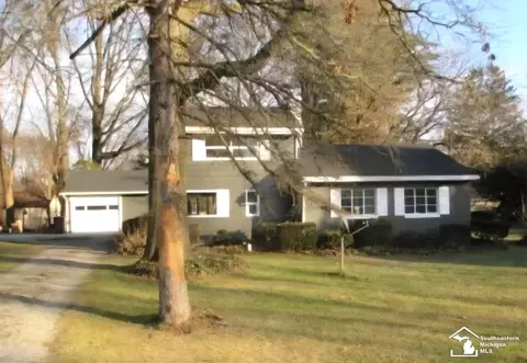 6790 Douglas, Lambertville, MI 48144