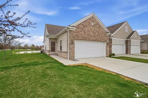 4178 Plum Vlg, Monroe, MI 48161