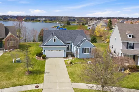 830 Cross Cir, Oxford, MI 48371