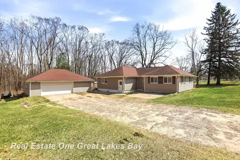 3497 Cat Lk, Caro, MI 48723