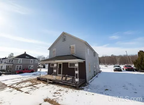 37 Allen, Iron River, MI 49935