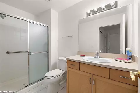Bath - 52672 Sable #15, Macomb, MI 48042 photo 1 of 7