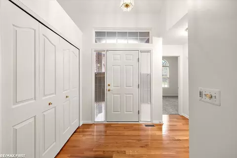 Entry Way - 52672 Sable #15, Macomb, MI 48042 photo 2 of 3