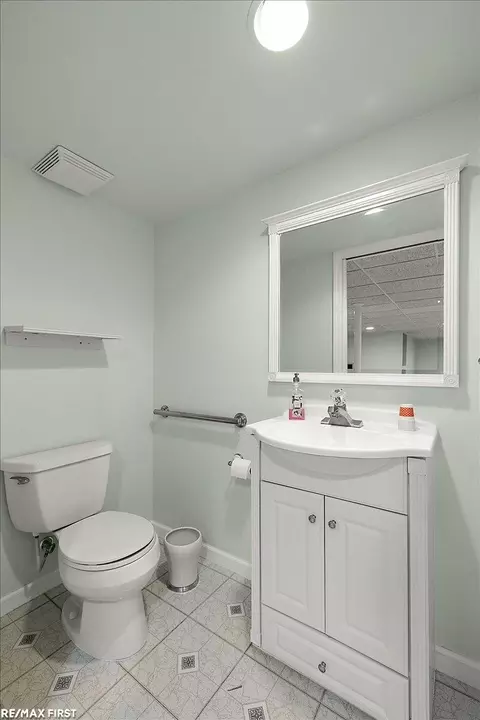 Bath - 52672 Sable #15, Macomb, MI 48042 photo 7 of 7