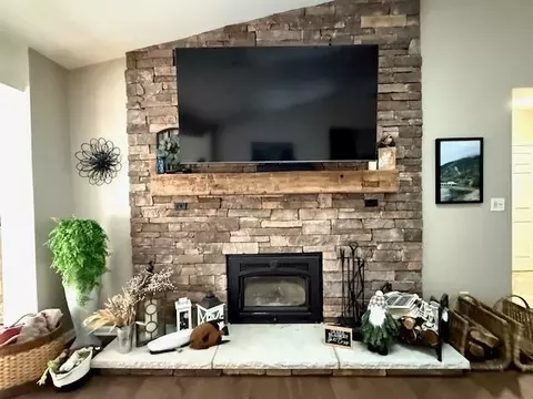 Living - 3358 E Pinecrest, Gladwin, MI 48624 photo 6 of 7