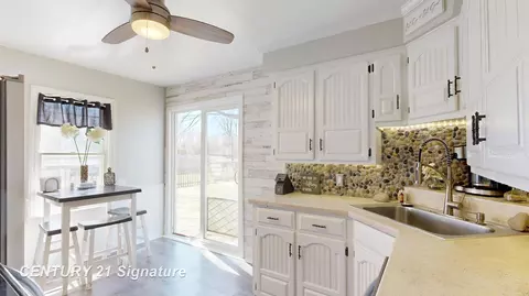 Kitchen - 535 Warren, Flushing, MI 48433 photo 1 of 5