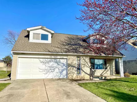 33036 Richard O, Sterling Heights, MI 48310