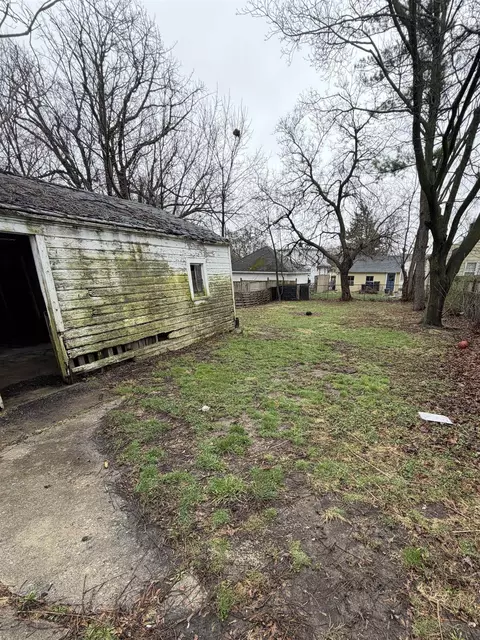 Exterior - 2641 Brown, Flint, MI 48503 photo 4 of 5