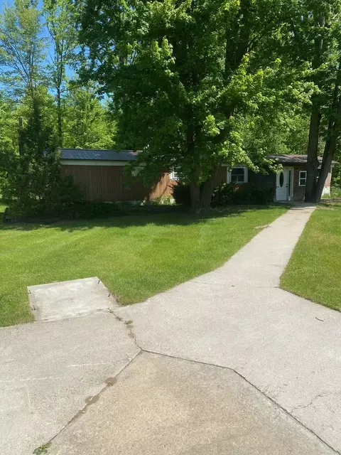 3302 W Dana, Coleman, MI 48618