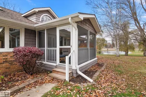 Exterior - 9800 Coon Hill Rd, Munith, MI 49259 photo 2 of 15