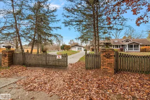 Exterior - 9800 Coon Hill Rd, Munith, MI 49259 photo 4 of 15