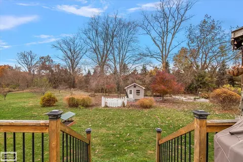 Exterior - 9800 Coon Hill Rd, Munith, MI 49259 photo 8 of 15