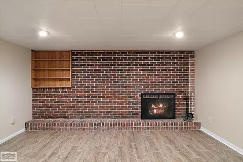Living - 9800 Coon Hill Rd, Munith, MI 49259 photo 5 of 5