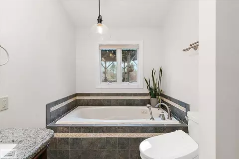 Bath - 9800 Coon Hill Rd, Munith, MI 49259 photo 2 of 8