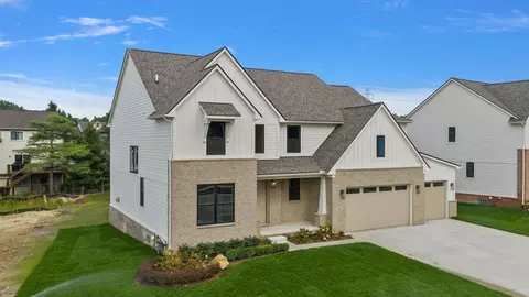 3316 Waldon Rdg, Orion Twp, MI 48358