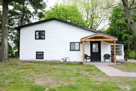 7252 Douglas, Lambertville, MI 48144