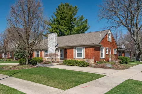 1040 N Renaud, Grosse Pointe Woods, MI 48236