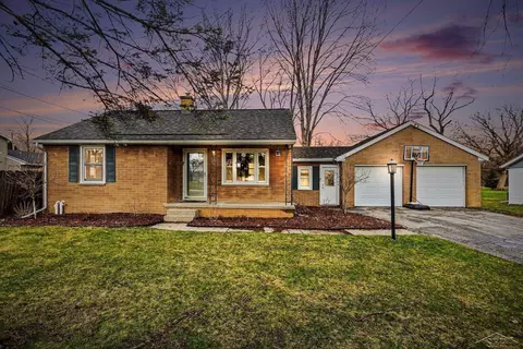 6966 Wallace, Saginaw, MI 48609