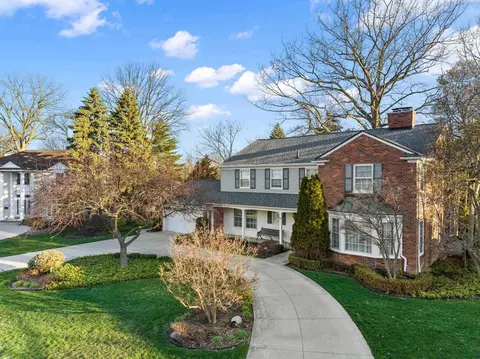 88 Webber, Grosse Pointe Shores, MI 48236 photo 2
