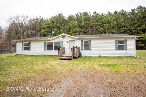 4562 Hanes, Vassar, MI 48768