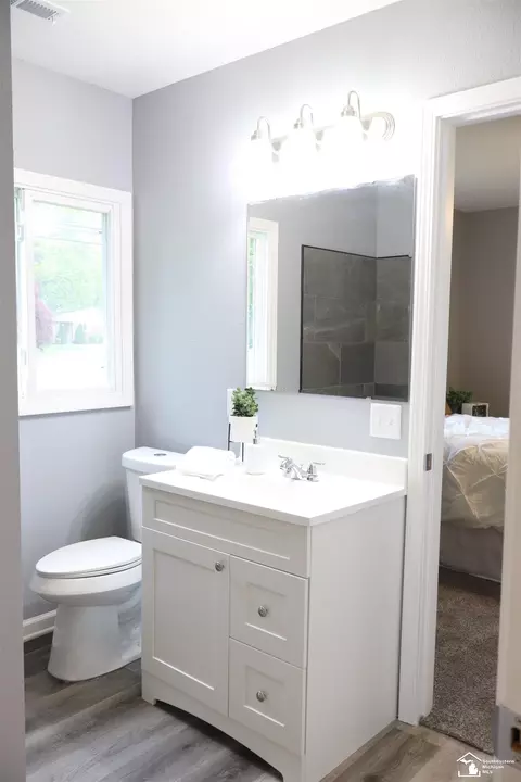 Bath - 163 E Sterns, Temperance, MI 48182 photo 2 of 2
