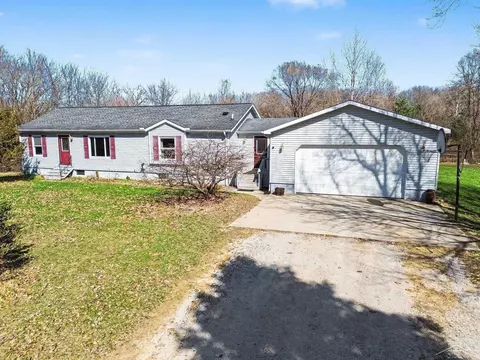 8501 S Raucholz, Saint Charles, MI 48655