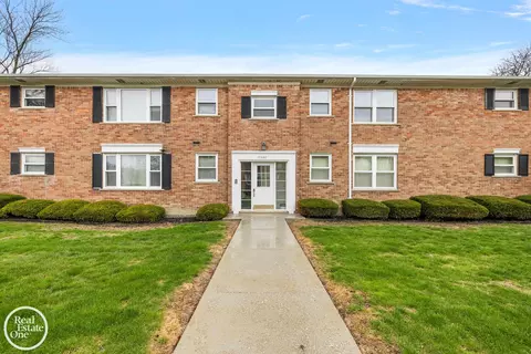 17560 Mack # 18, Grosse Pointe, MI 48230