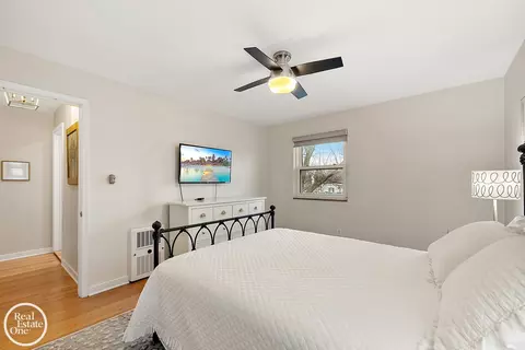Bedroom - 17560 Mack # 18, Grosse Pointe, MI 48230 photo 2 of 3