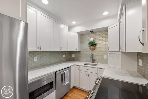 Kitchen - 17560 Mack # 18, Grosse Pointe, MI 48230 photo 1 of 4