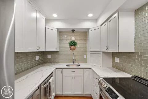 Kitchen - 17560 Mack # 18, Grosse Pointe, MI 48230 photo 2 of 4