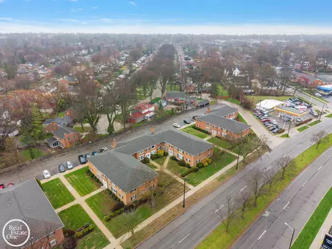 View/Area - 17560 Mack # 18, Grosse Pointe, MI 48230 photo 2 of 2