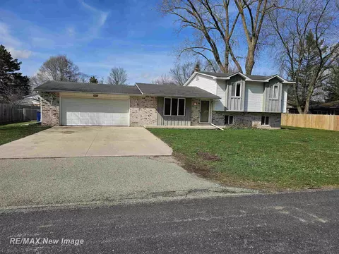 4814 Schneider, Saginaw, MI 48638