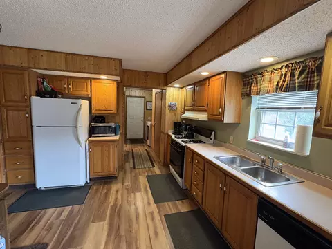 Kitchen - 4235 Buzzell, Gladwin, MI 48624 photo 1 of 4