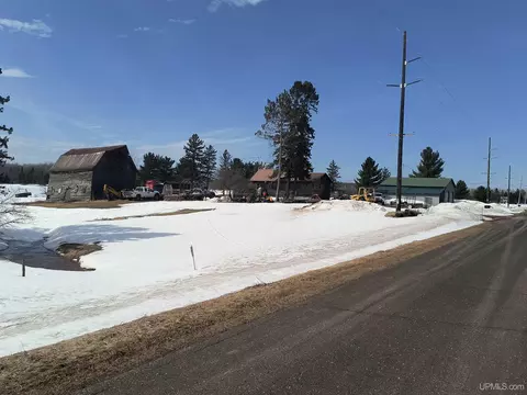 27923 East Br, Mass City, MI 49948