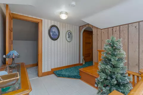 Entry Way - 512 E 1st, Caspian, MI 49915 photo 4 of 4