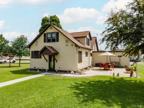 Exterior - 512 E 1st, Caspian, MI 49915 photo 6 of 11