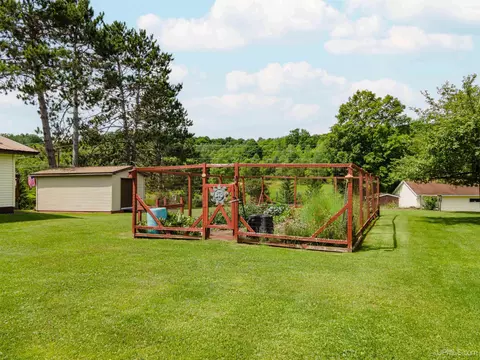Exterior - 512 E 1st, Caspian, MI 49915 photo 11 of 11