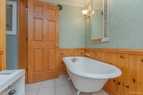 Bath - 512 E 1st, Caspian, MI 49915 photo 3 of 4