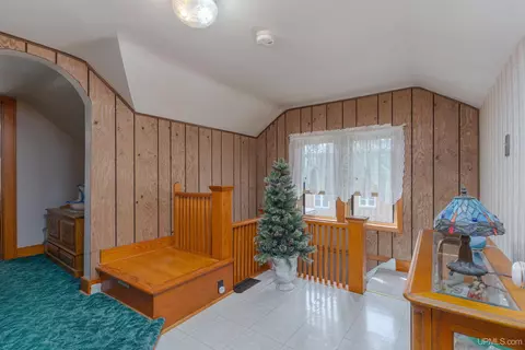 Entry Way - 512 E 1st, Caspian, MI 49915 photo 3 of 4