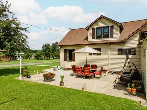 Exterior - 512 E 1st, Caspian, MI 49915 photo 7 of 11