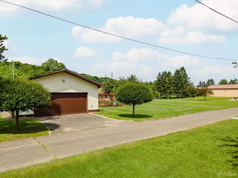 Exterior - 512 E 1st, Caspian, MI 49915 photo 9 of 11