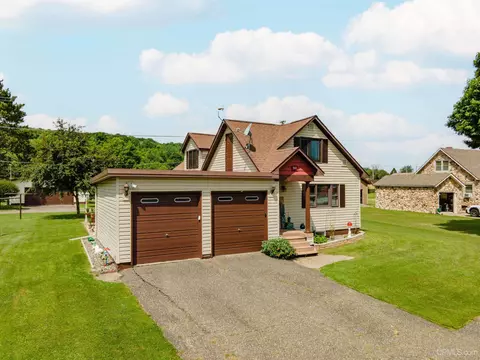 Exterior - 512 E 1st, Caspian, MI 49915 photo 3 of 11