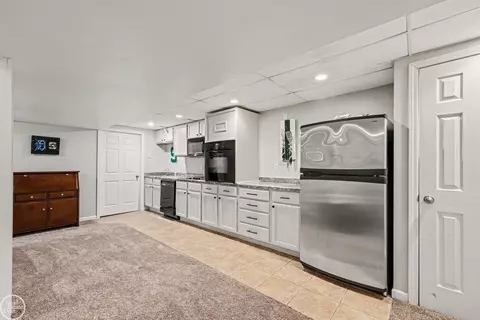 Kitchen - 17048 Anthony, Macomb, MI 48044 photo 5 of 5